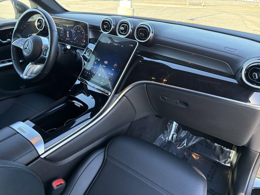 Used 2024 Mercedes-Benz GLC 300 image 30