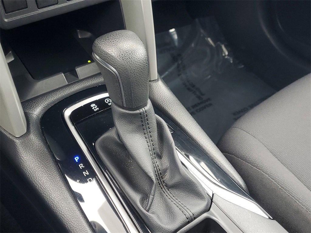 Used 2024 Toyota Corolla Cross LE image 30