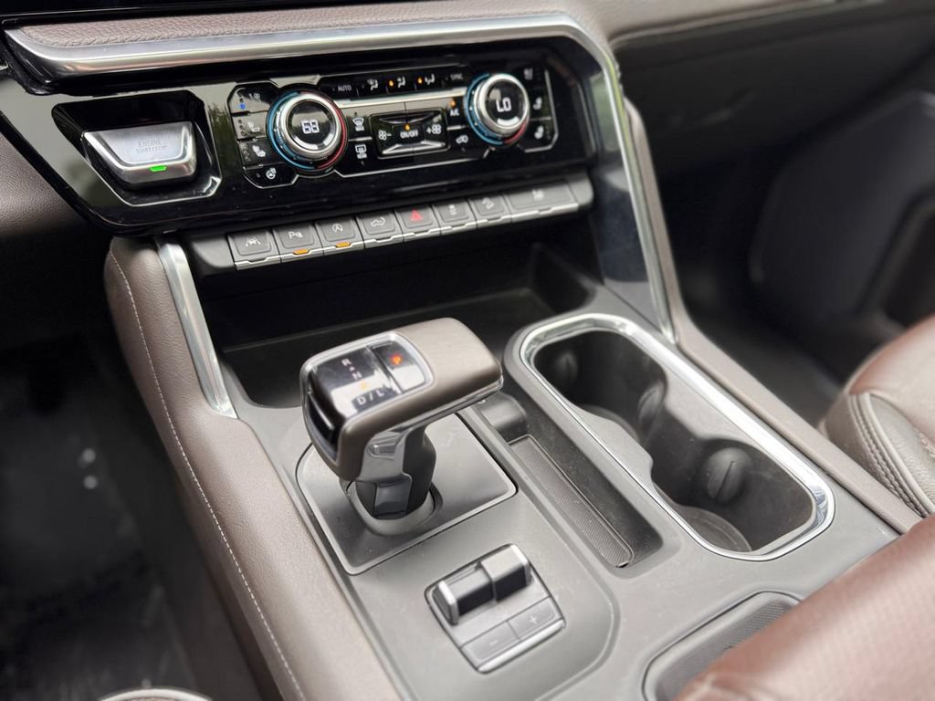 Used 2023 GMC Sierra 1500 Denali AWD/4WD image 16
