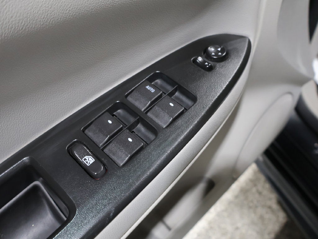 Used 2012 Chevrolet Impala LT FWD image 18