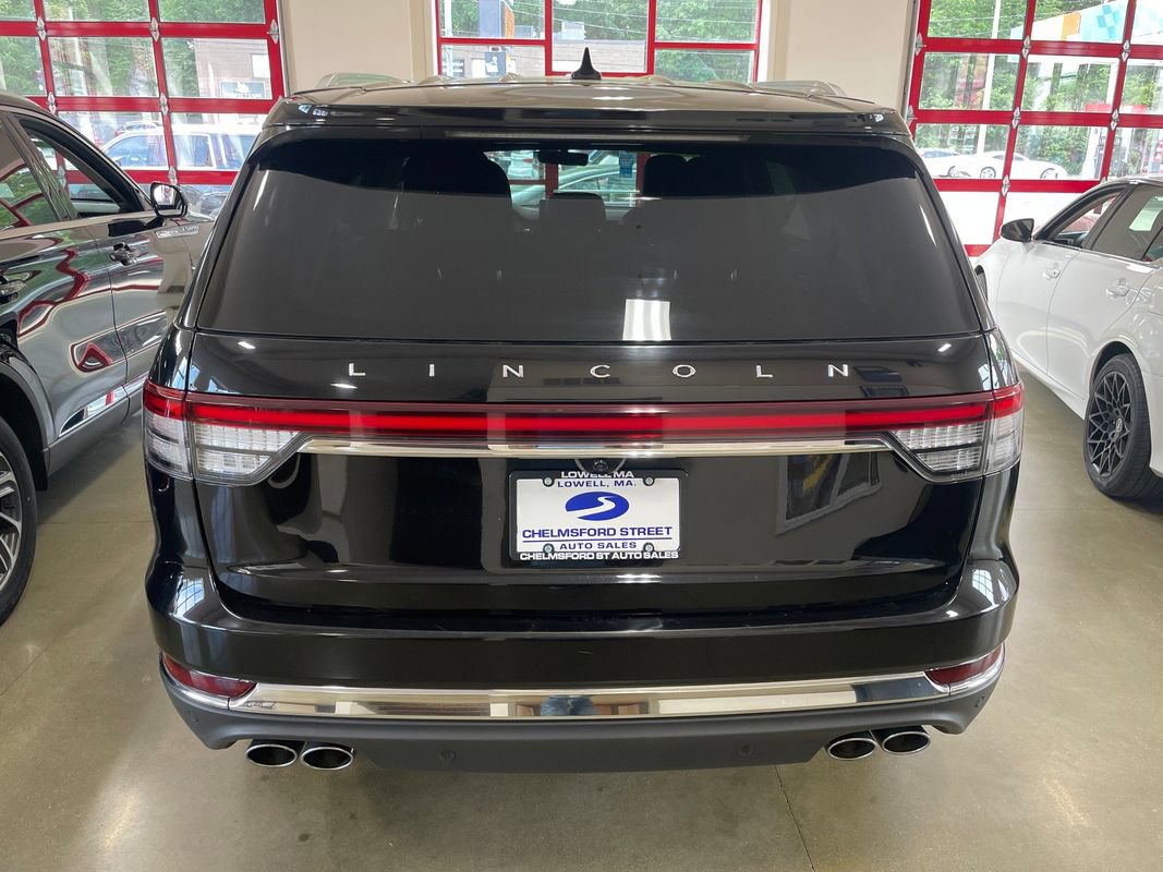 Used 2023 Lincoln Aviator AWD image 6
