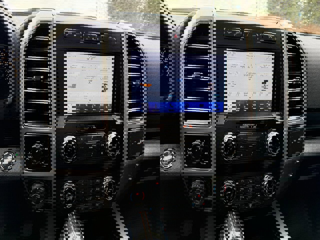 Used 2020 Ford F150 Platinum w/ Technology Package image 18