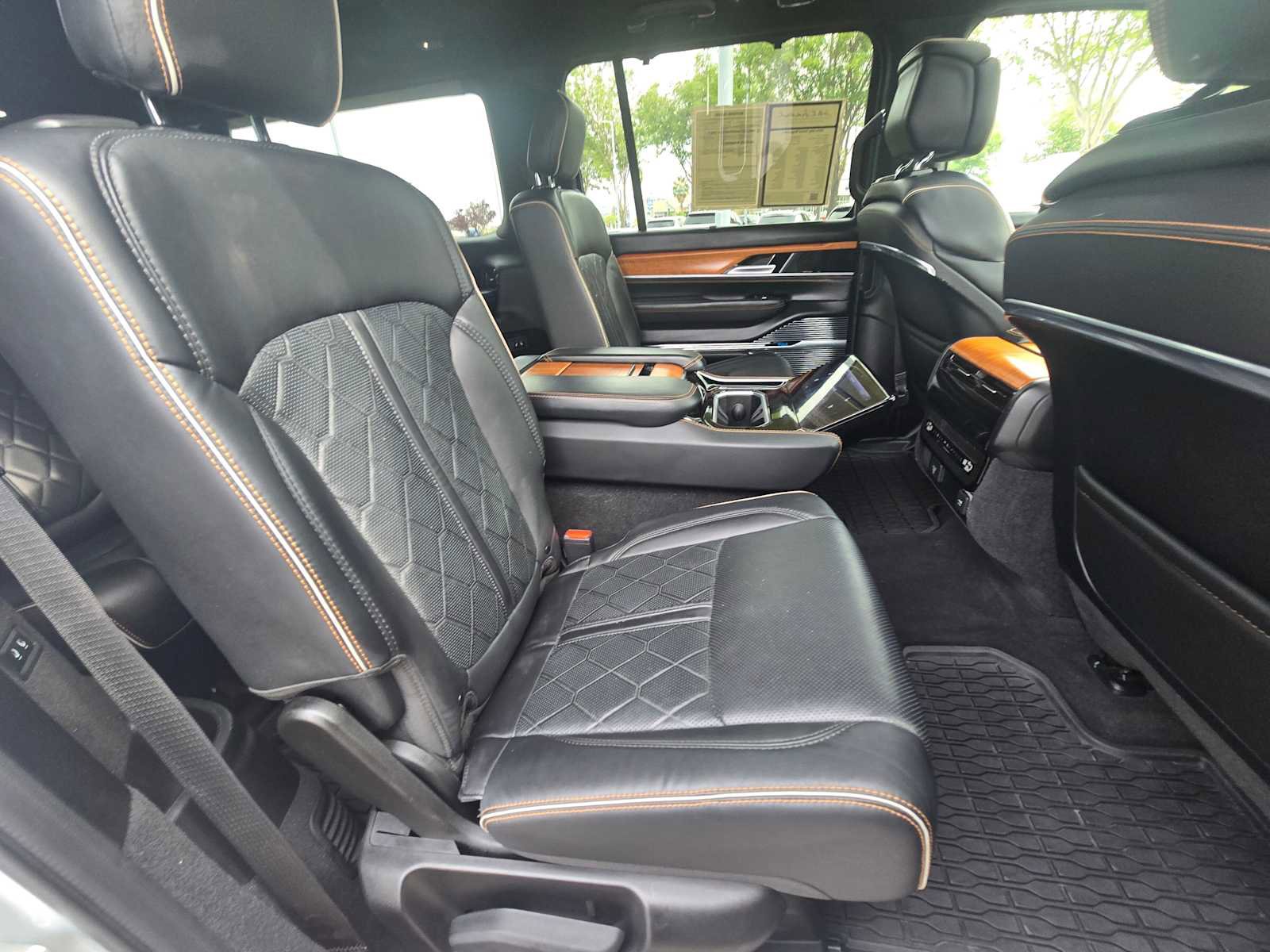 Used 2024 Jeep Grand Wagoneer L Series III image 15