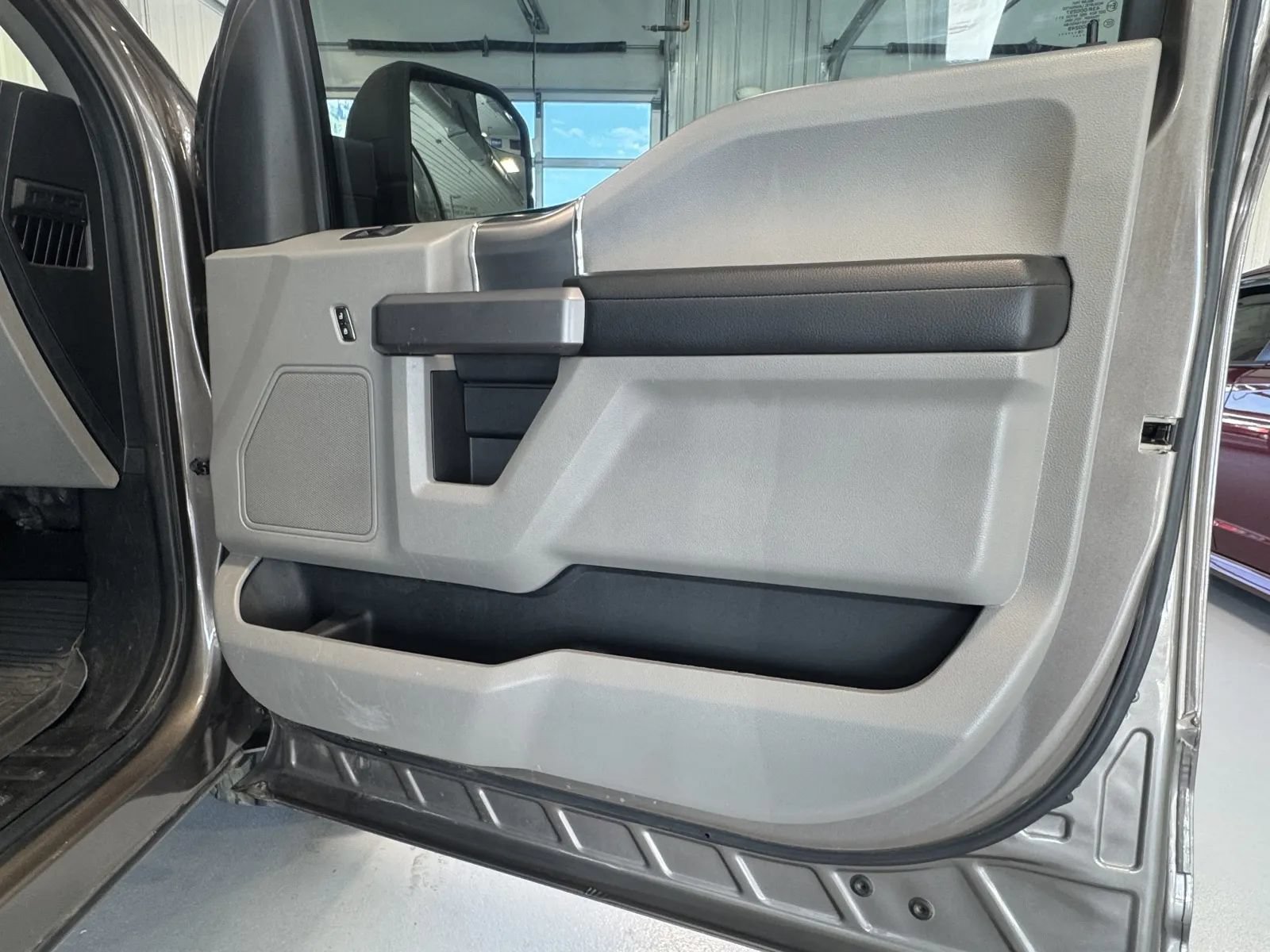 Used 2019 Ford F150 XLT w/ Equipment Group 302A Luxury AWD/4WD image 21