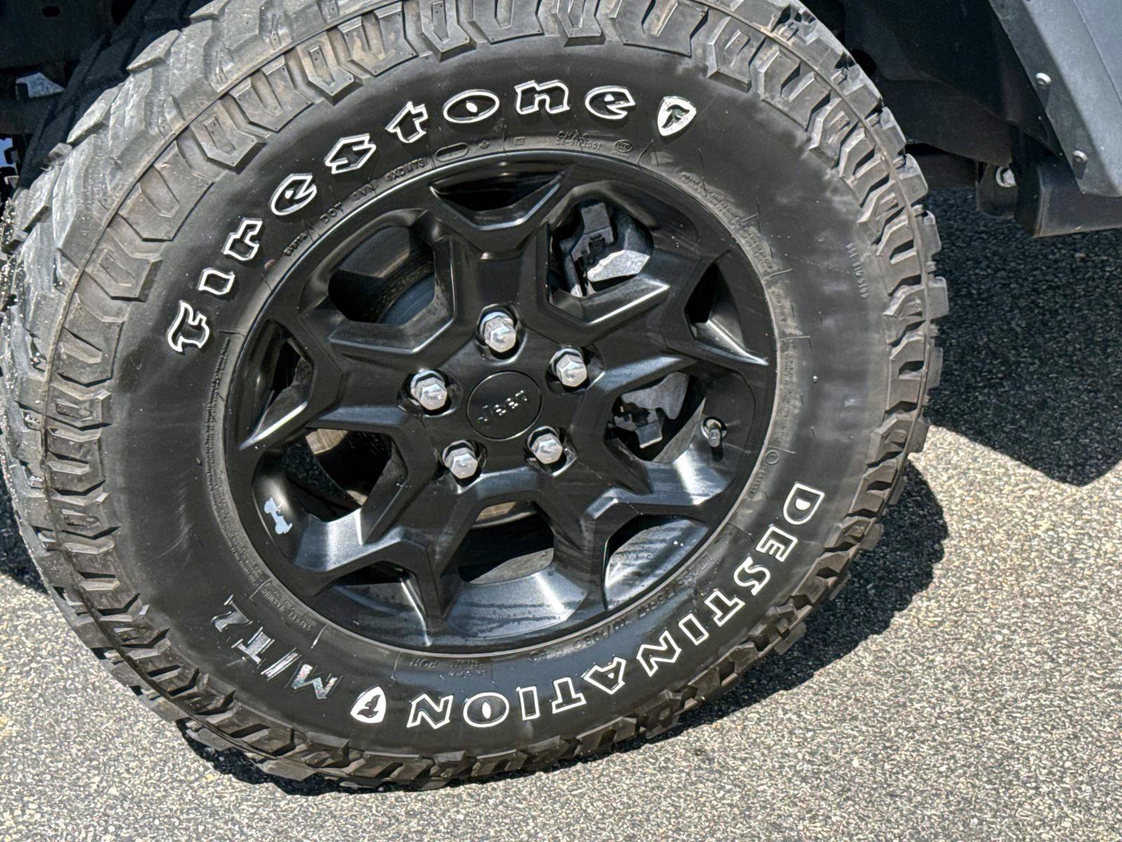 Used 2023 Jeep Wrangler Unlimited w/ Cold Weather Group AWD/4WD image 5