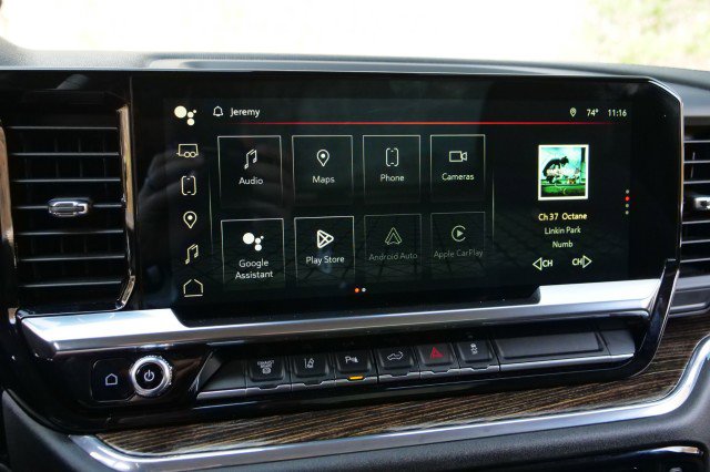 Used 2024 GMC Sierra 3500 SLE w/ SLE Convenience Package image 10