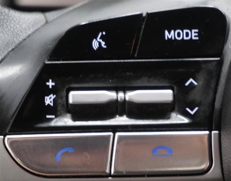 Used 2022 Hyundai Elantra SEL FWD image 21