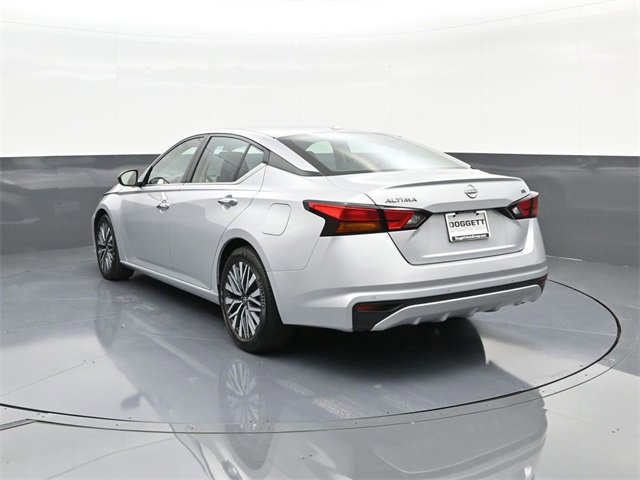 Used 2024 Nissan Altima 2.5 SV image 8
