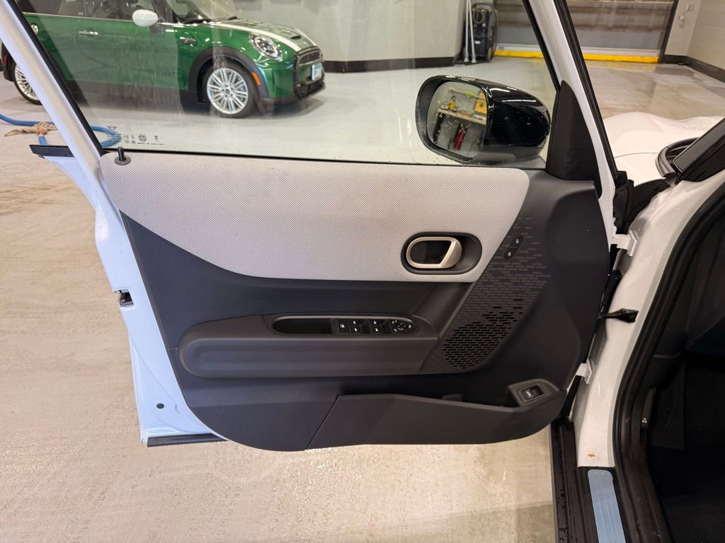 Used 2026 MINI Cooper 4-Door Hardtop FWD image 10