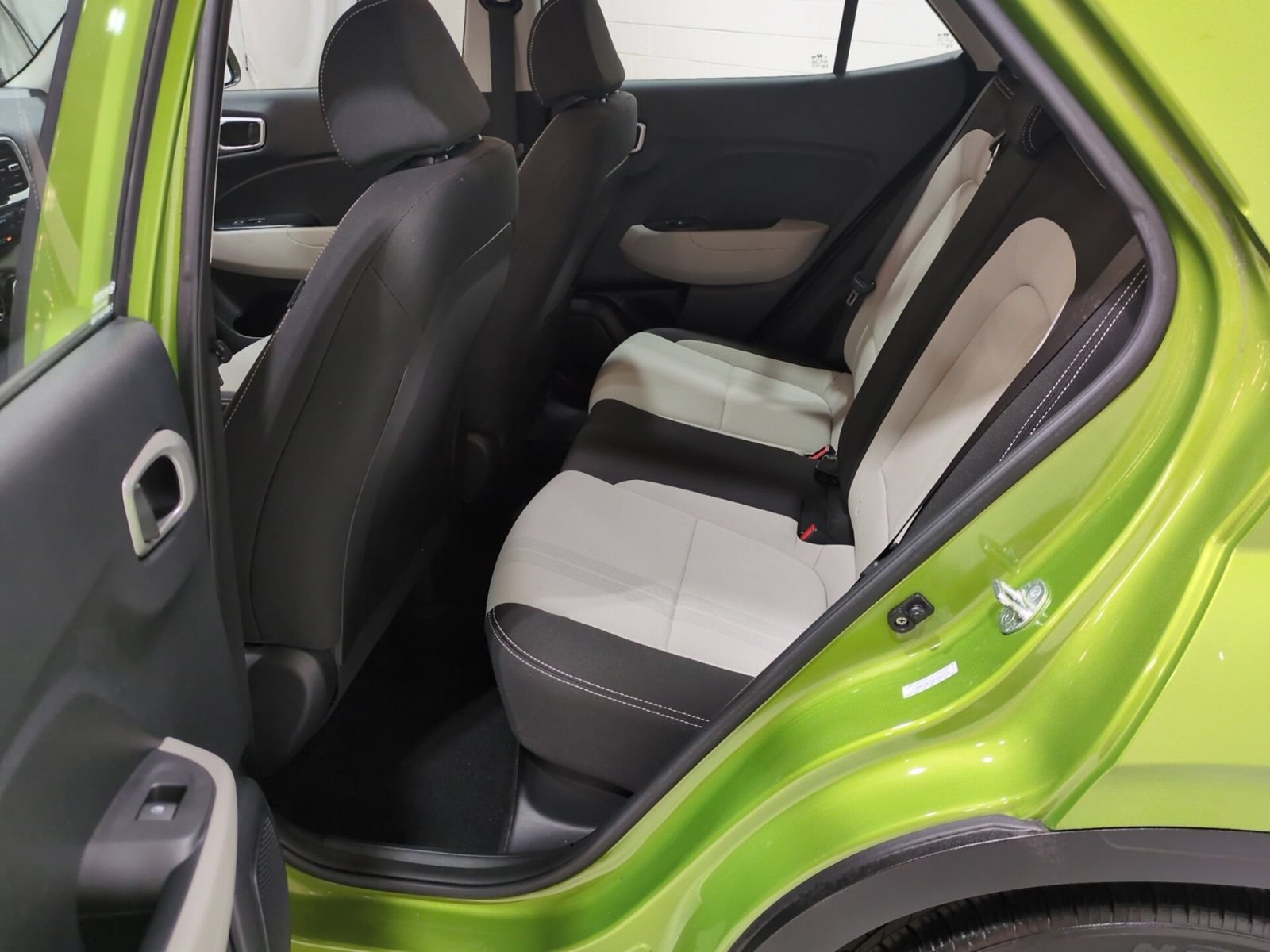 Certified 2023 Hyundai Venue SEL FWD image 13