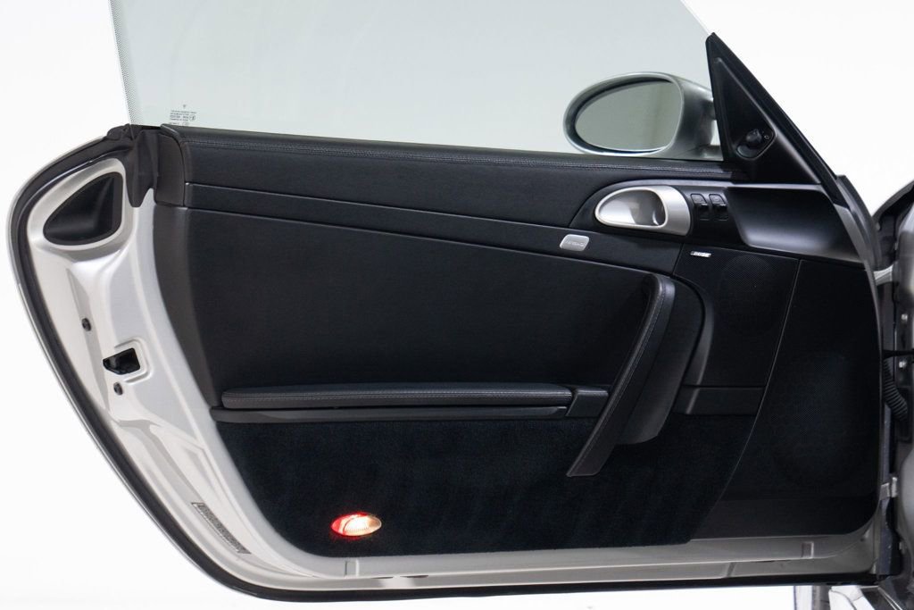 Used 2005 Porsche 911 Carrera image 18