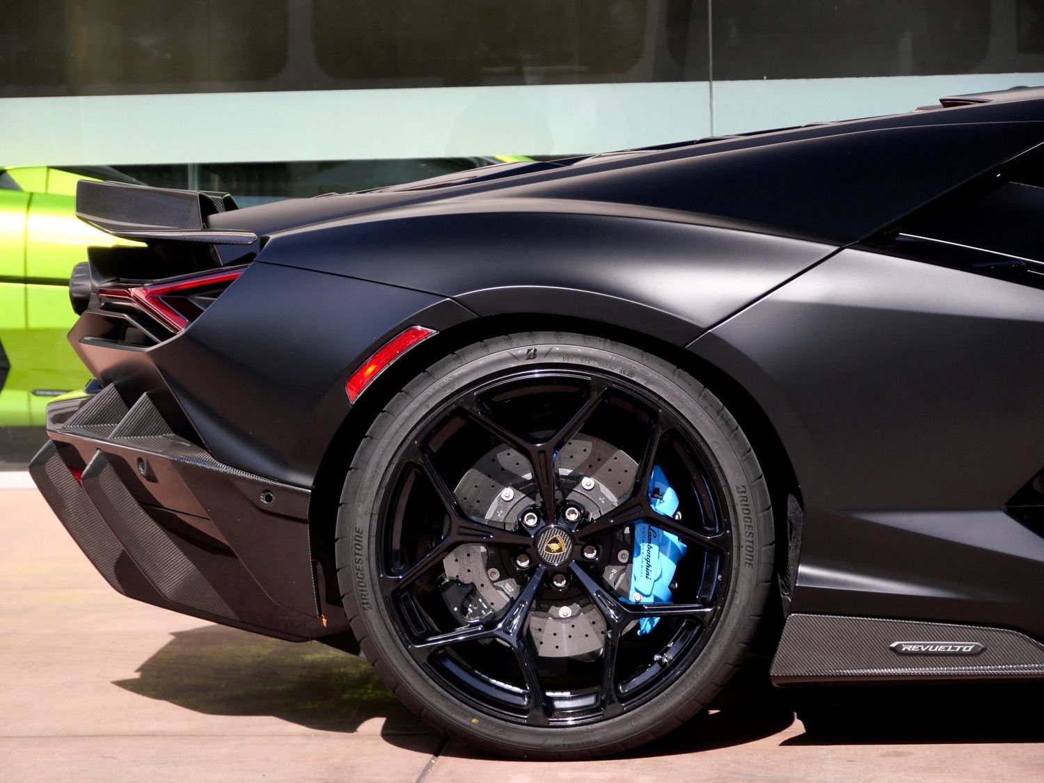 Used 2025 Lamborghini Revuelto AWD/4WD image 19