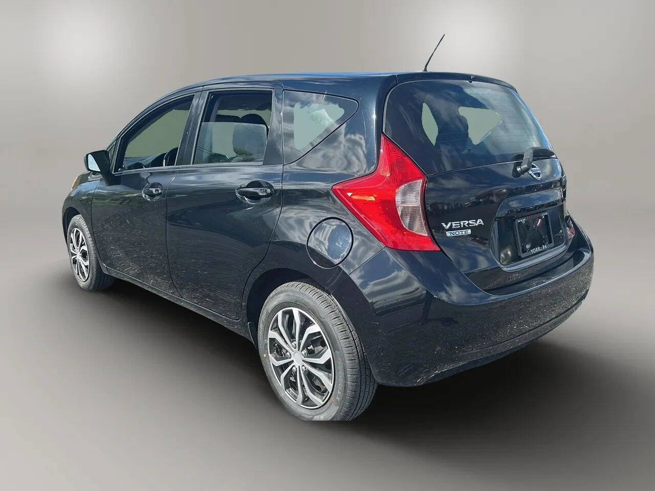 Used 2016 Nissan Versa Note SV FWD image 5