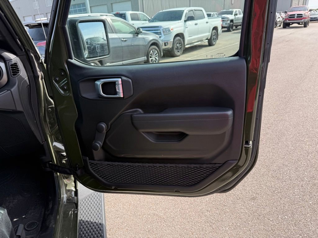 Used 2023 Jeep Wrangler Sport image 17