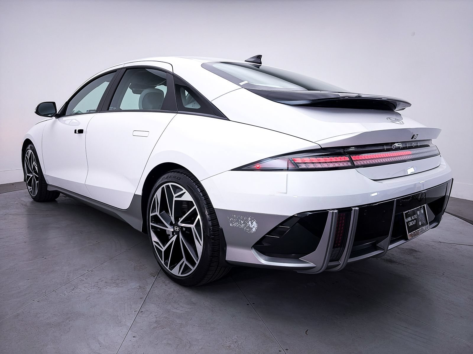Used 2023 Hyundai Ioniq 6 SEL RWD image 12