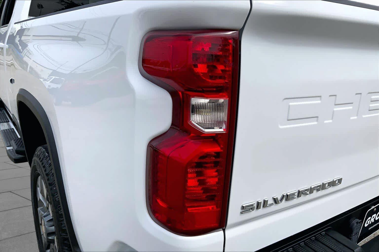 Used 2024 Chevrolet Silverado 2500 LT AWD/4WD image 28