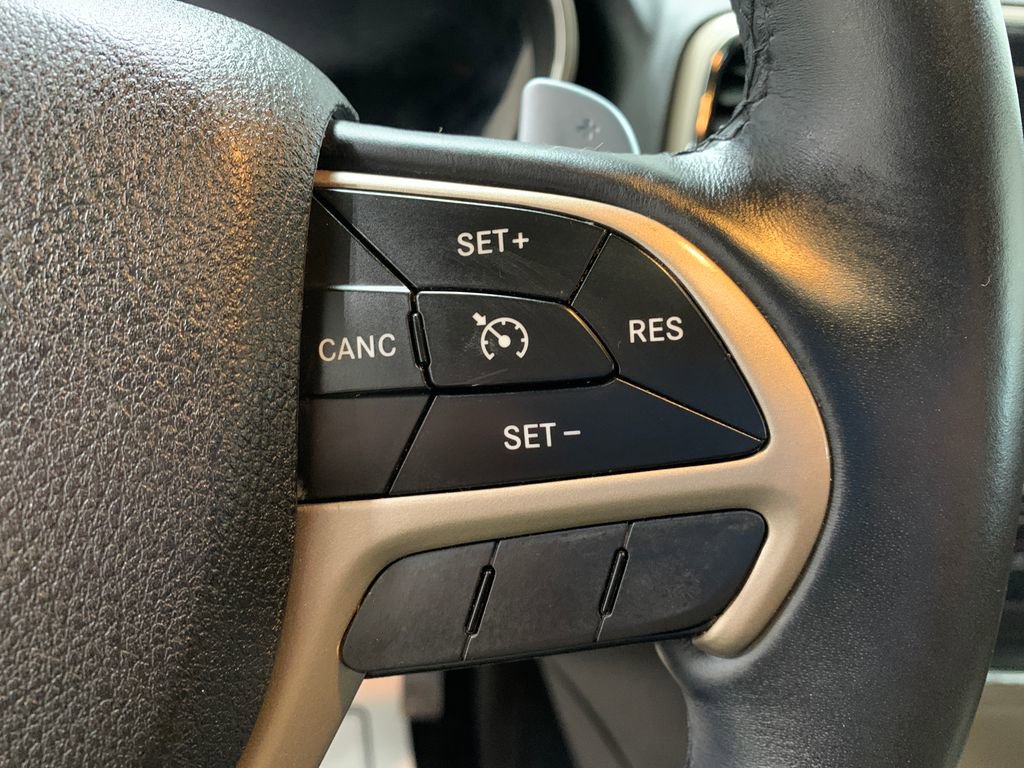 Used 2014 Jeep Grand Cherokee Limited image 23