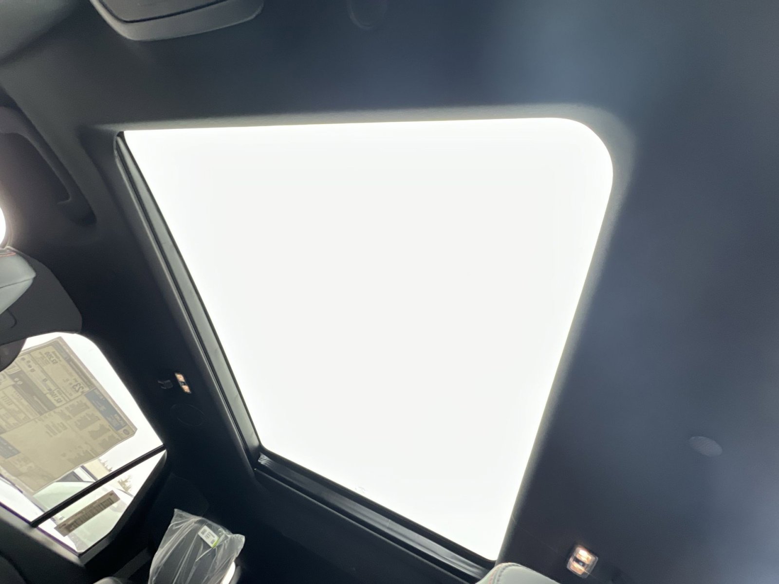 New 2026 Ford Explorer ST-Line w/ ST-Line Street Pack image 24