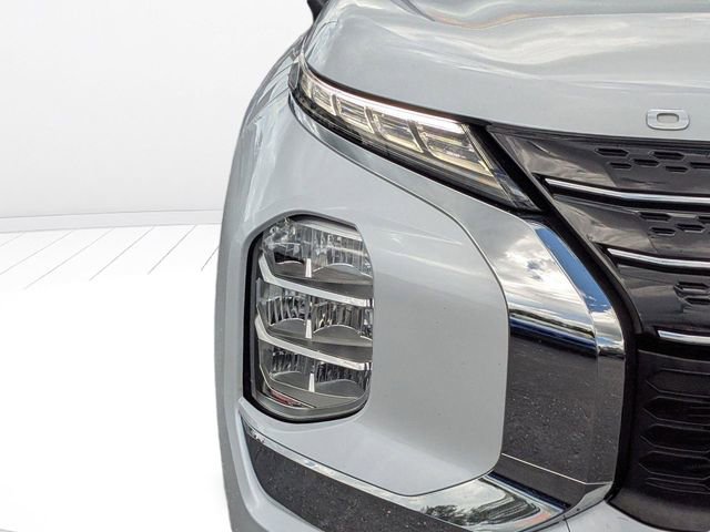 Used 2023 Mitsubishi Outlander ES image 7