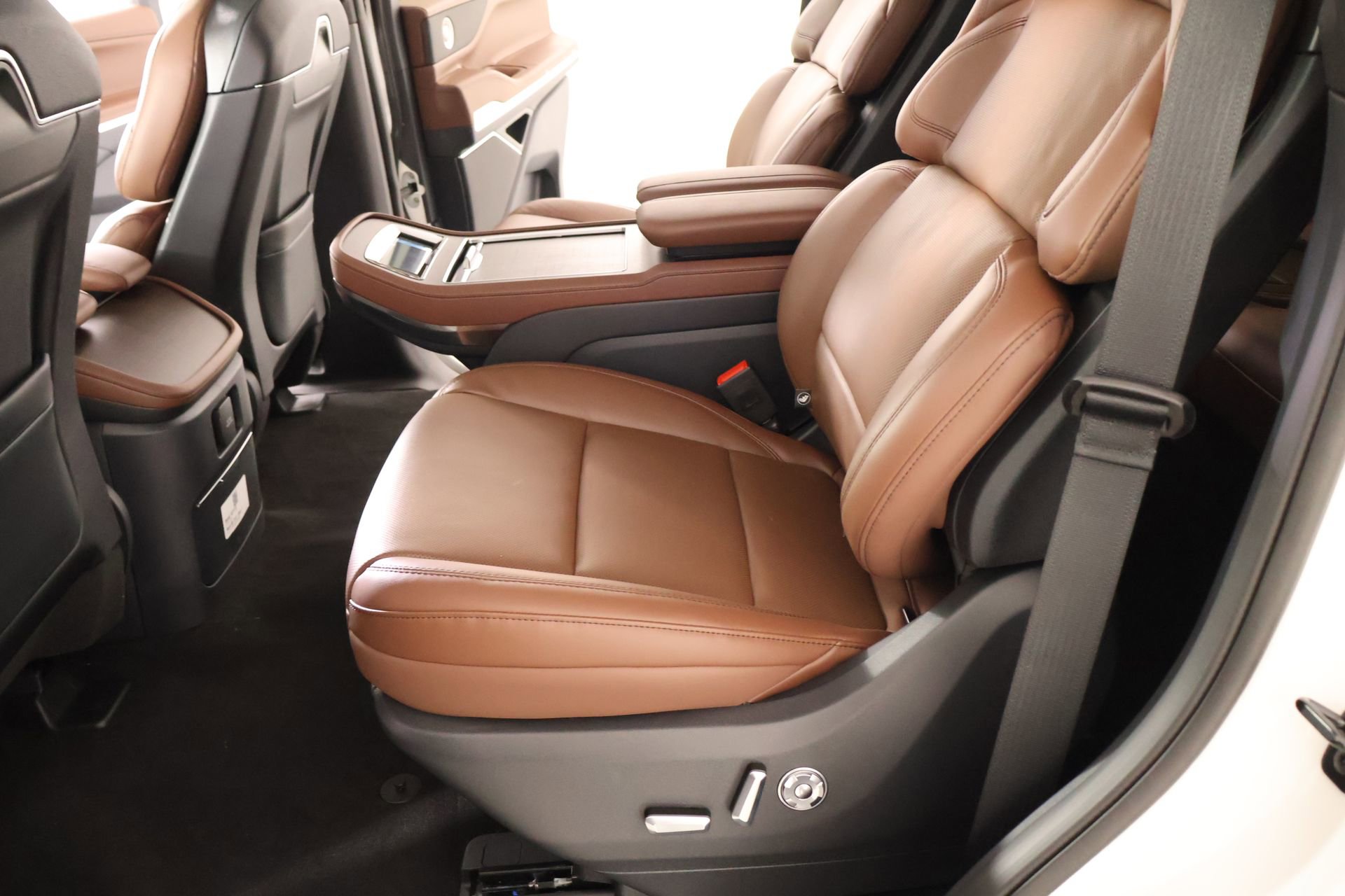 New 2026 Lincoln Navigator Reserve image 13