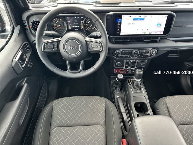 Used 2025 Jeep Gladiator Mojave w/ Convenience Group AWD/4WD image 19