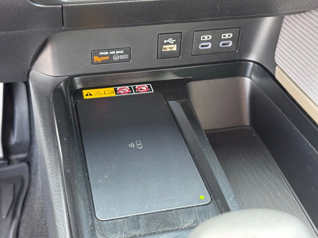 Used 2025 Toyota Camry SE FWD image 16