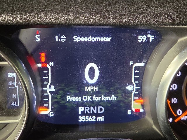 Used 2019 Jeep Wrangler Unlimited Sahara w/ Quick Order Package 24M Moab AWD/4WD image 17