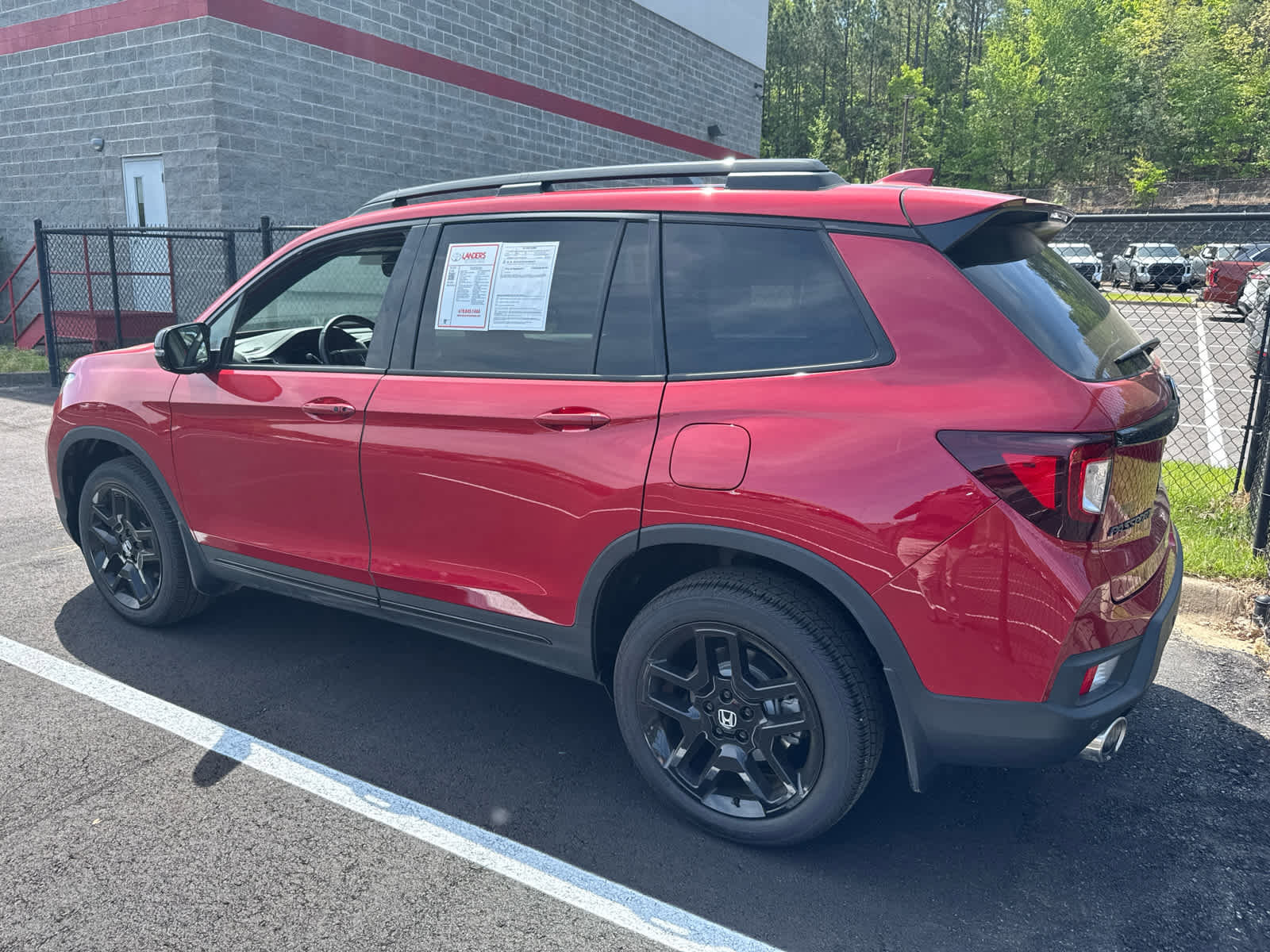 Used 2025 Honda Passport Black Edition image 3