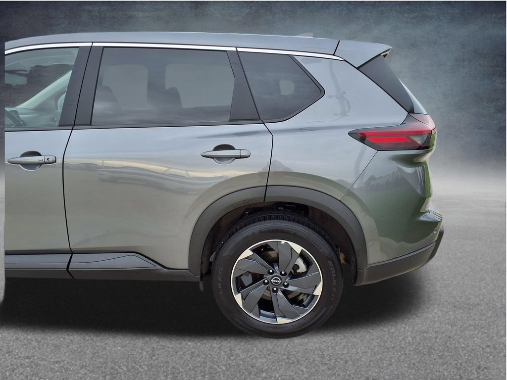Used 2025 Nissan Rogue SV FWD image 21