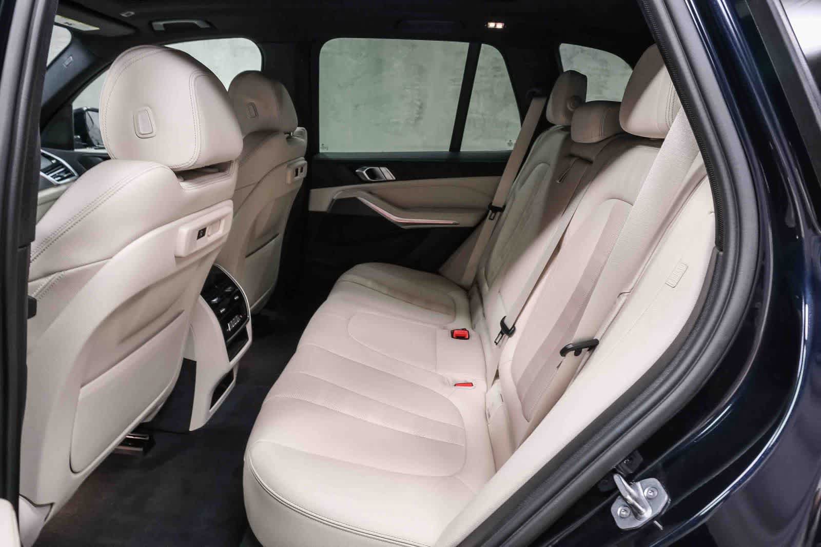 Used 2022 BMW X5 sDrive40i w/ M Sport Package RWD image 14