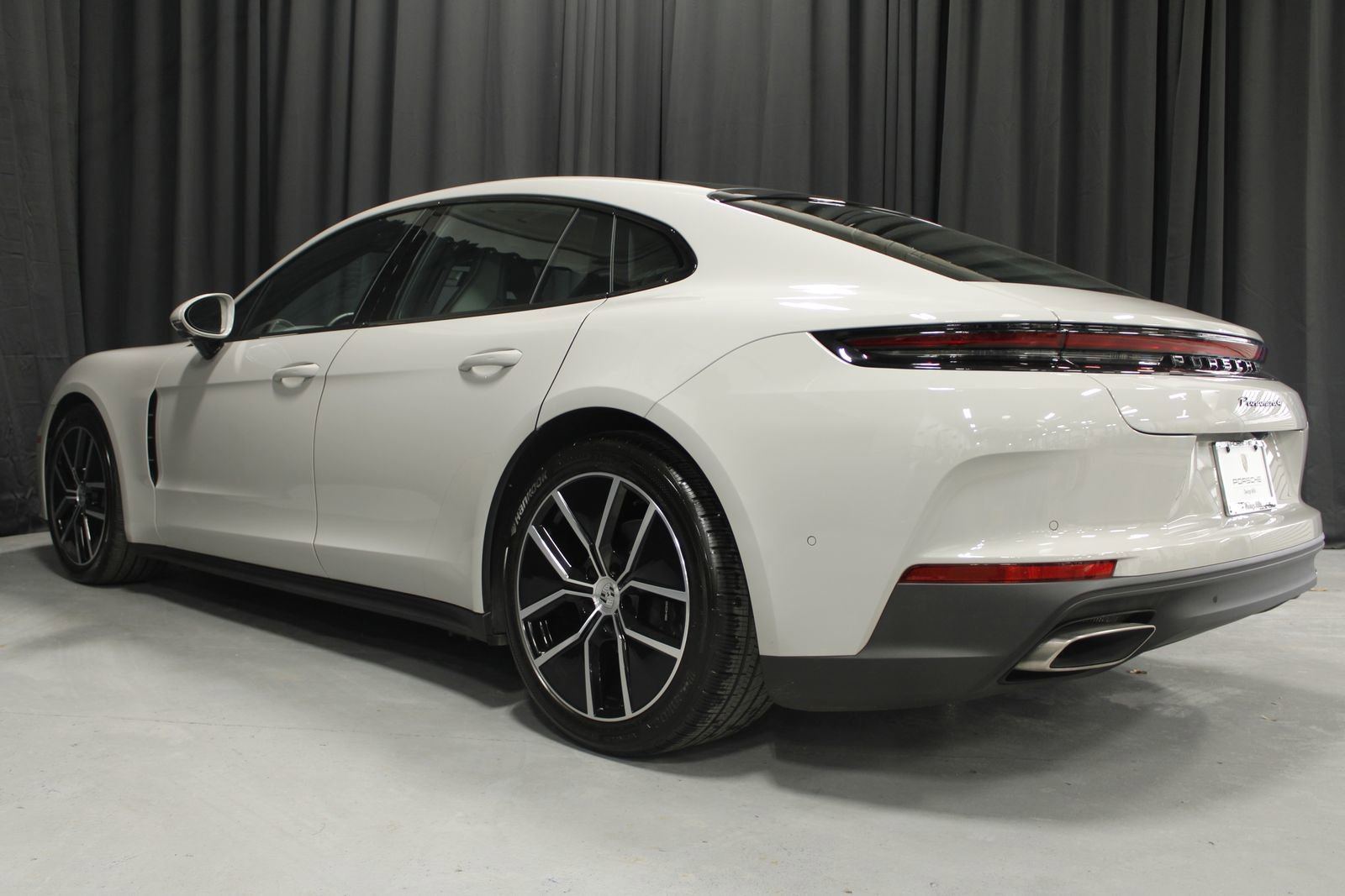 Used 2025 Porsche Panamera 4 image 14