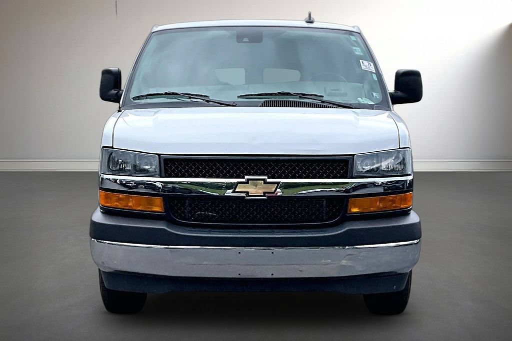Used 2025 Chevrolet Express 3500 LT w/ LT Preferred Equipment Group RWD image 2