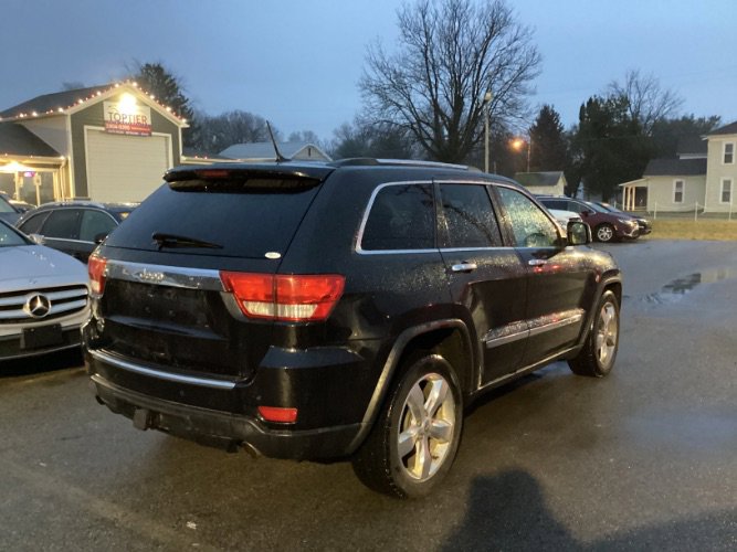 Used 2013 Jeep Grand Cherokee Overland Summit image 3