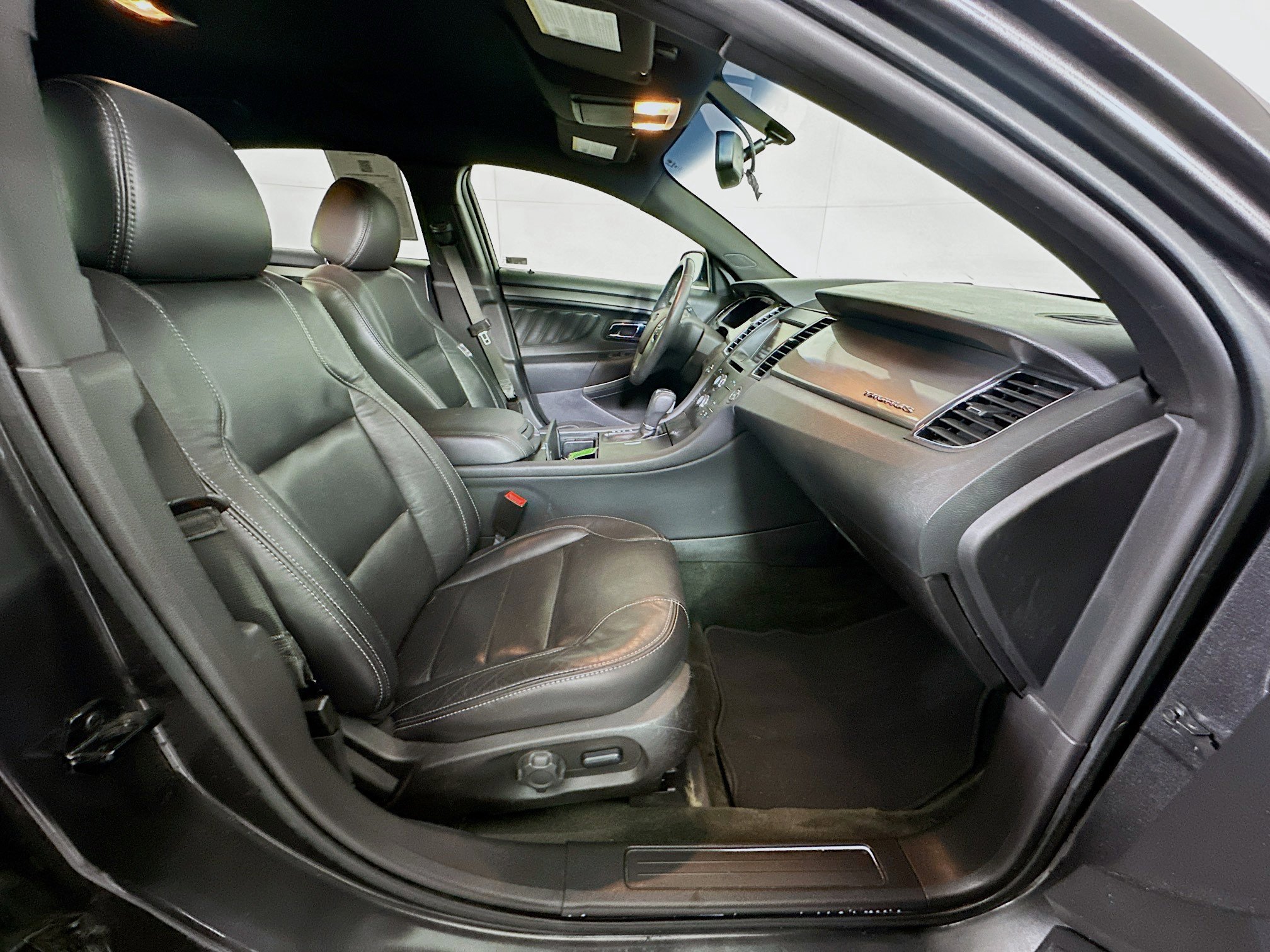 Used 2015 Ford Taurus SEL w/ Equipment Group 201A FWD image 29