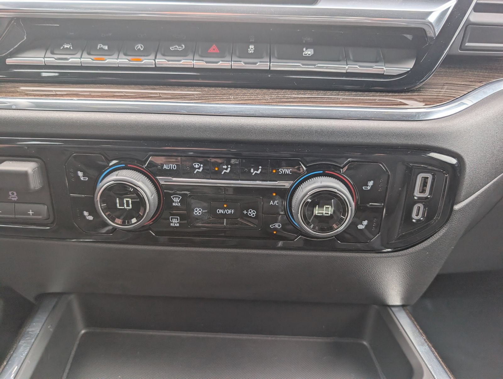 Used 2024 Chevrolet Silverado 1500 RST w/ Convenience Package II AWD/4WD image 26