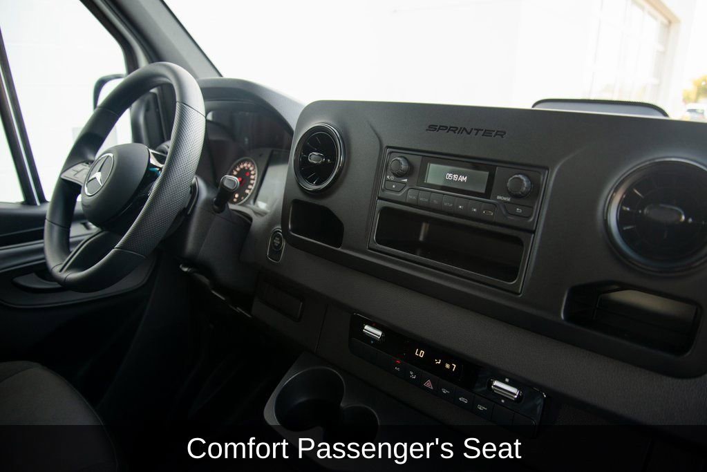 Used 2025 Mercedes-Benz Sprinter 144 Cargo image 19