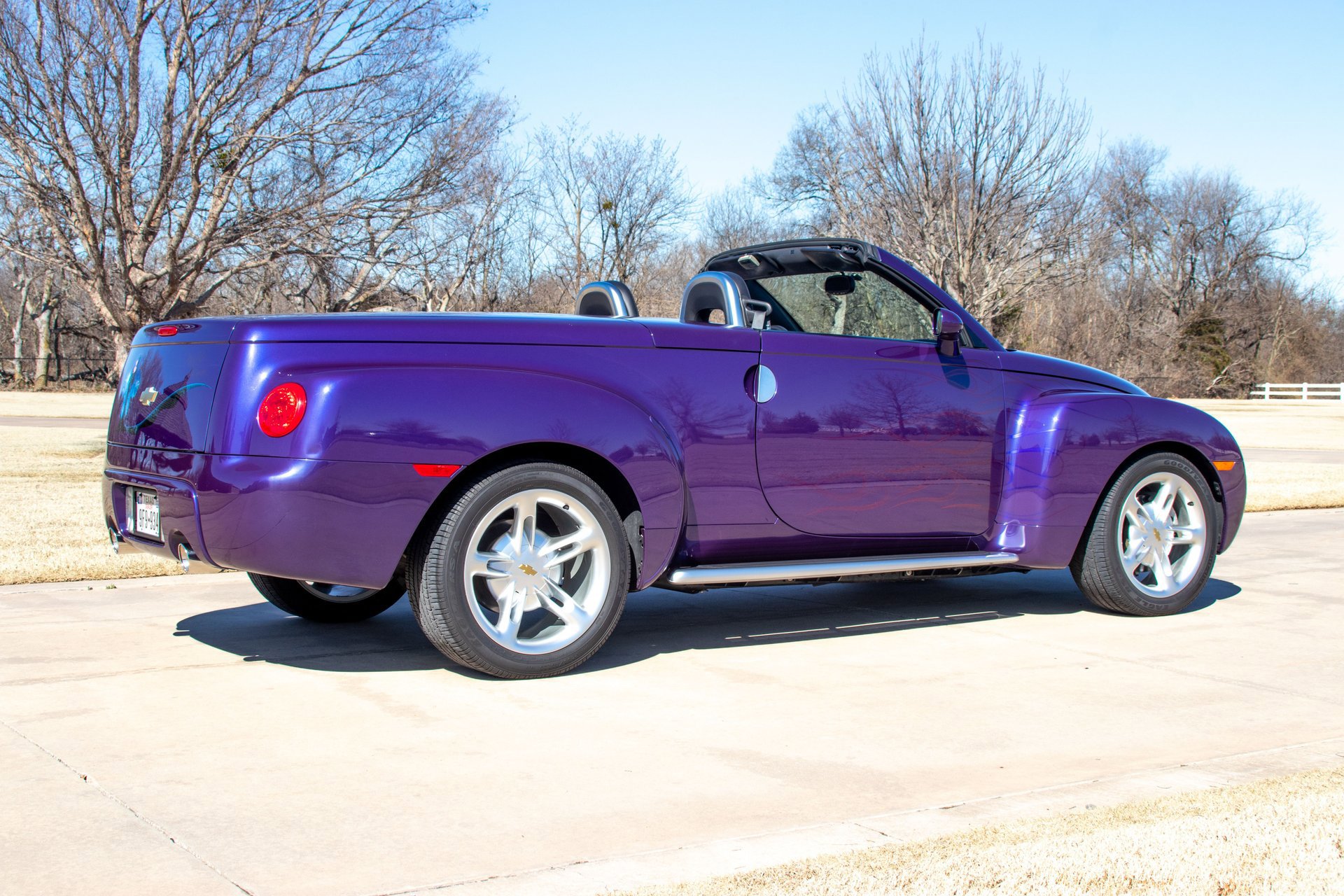 Used 2004 Chevrolet SSR w/ Preferred Equipment Group RWD image 36