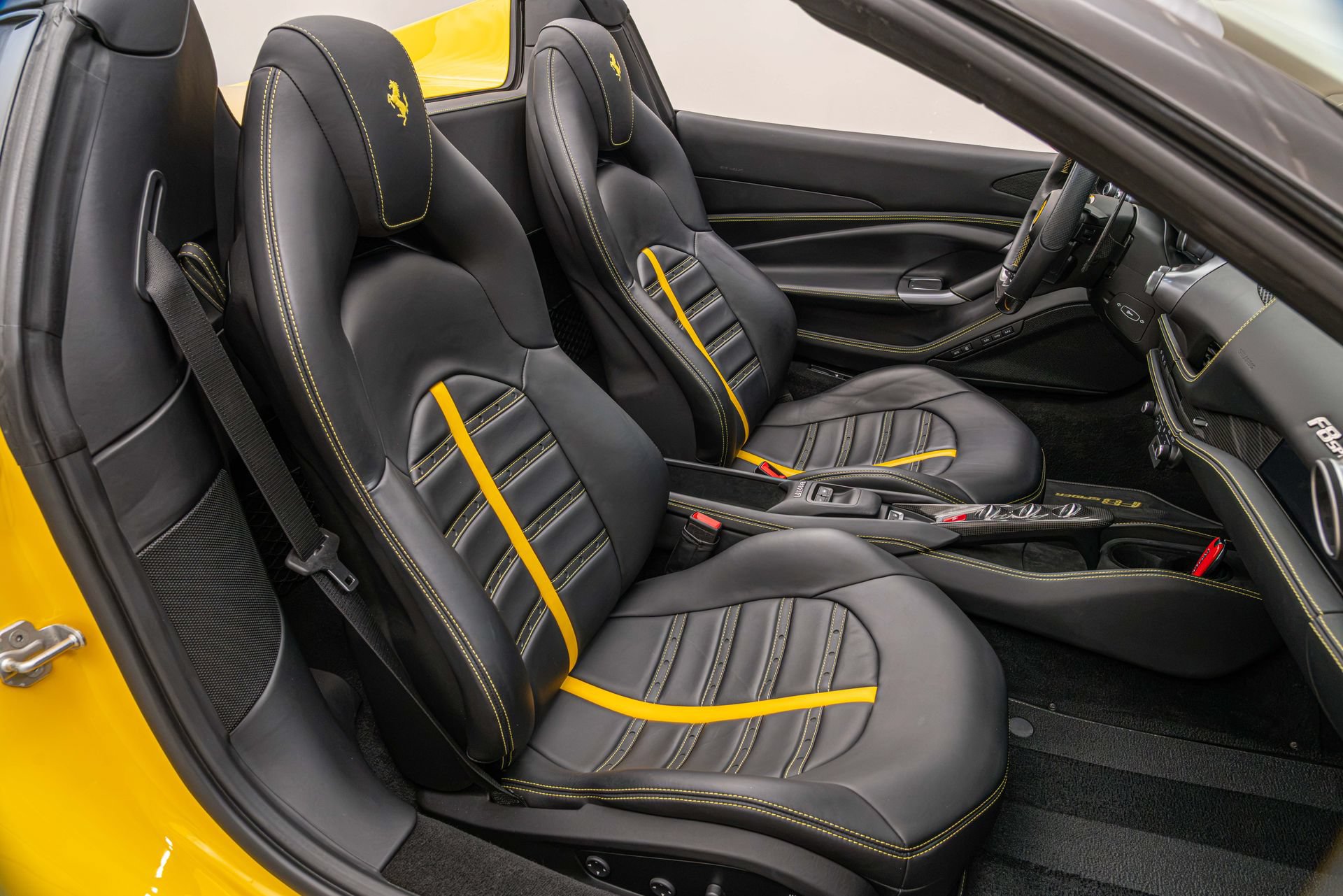 Certified 2022 Ferrari F8 Tributo RWD image 30