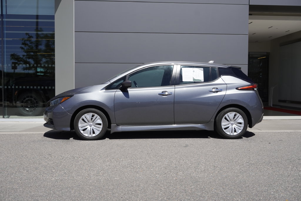 Used 2025 Nissan Leaf S FWD image 8