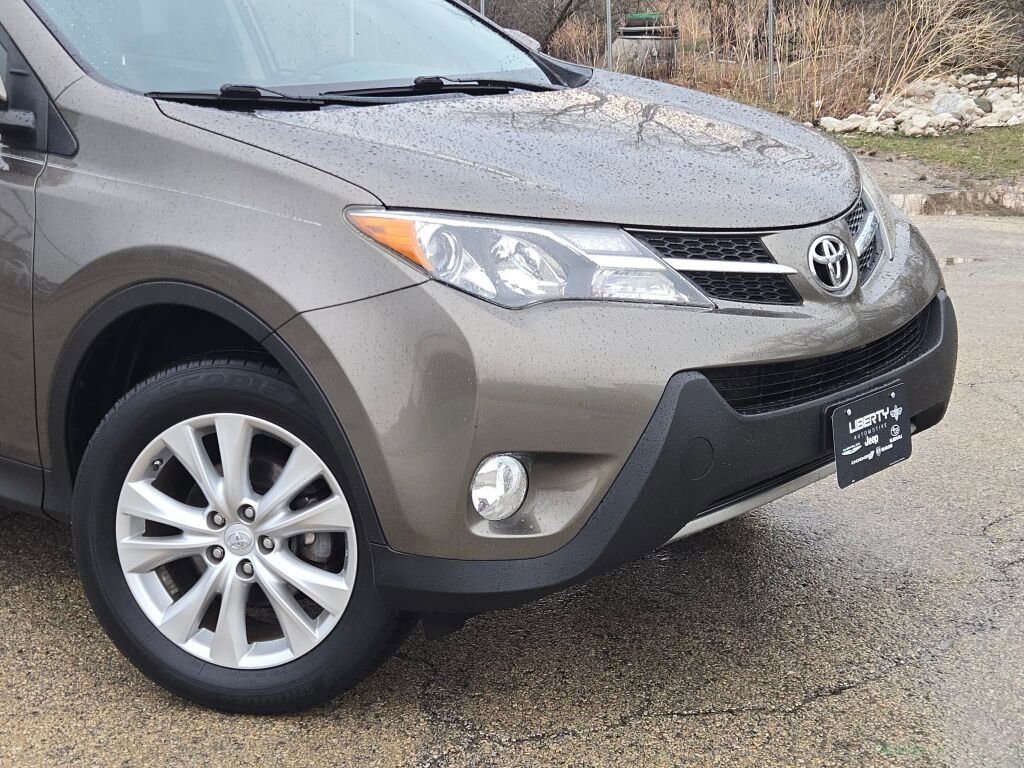 Used 2015 Toyota RAV4 Limited image 2