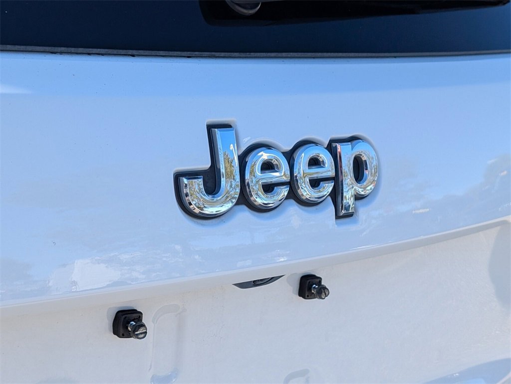 Used 2021 Jeep Grand Cherokee Limited w/ Trailer Tow Group IV image 15