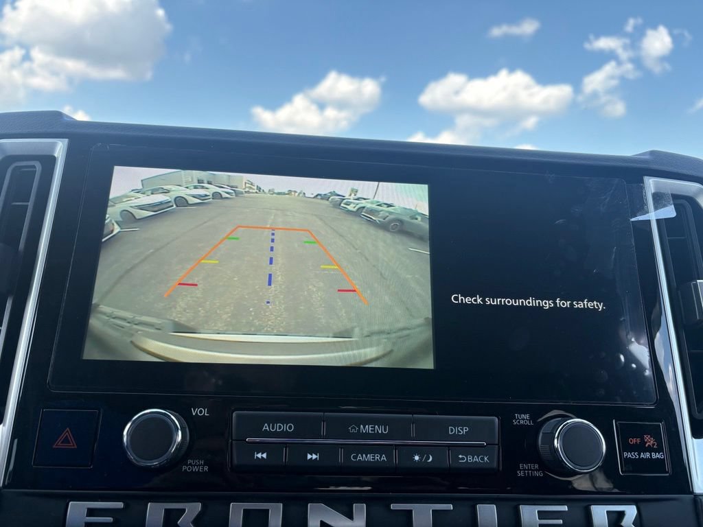 Used 2025 Nissan Frontier SV AWD/4WD image 16