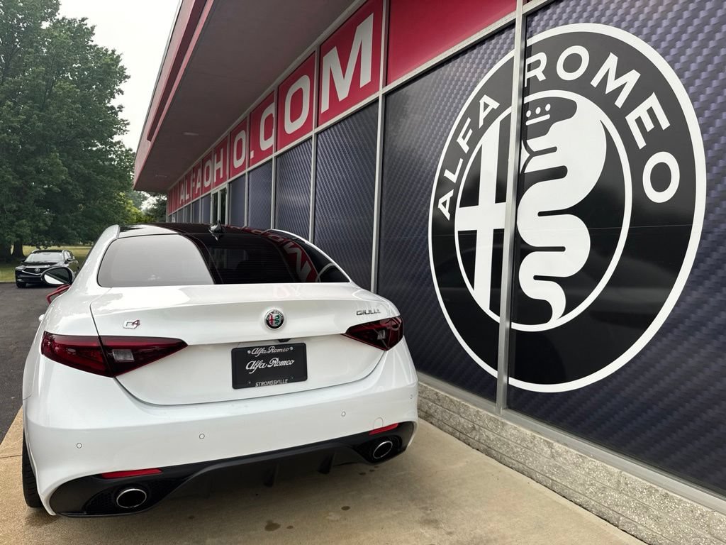 Used 2019 Alfa Romeo Giulia AWD image 12