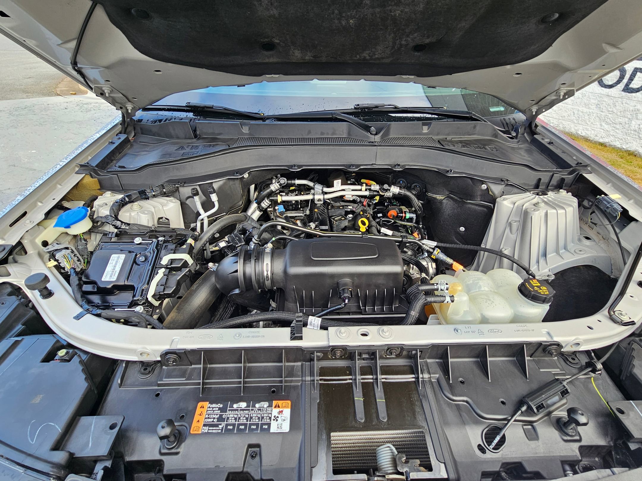 Used 2022 Ford Explorer XLT image 31