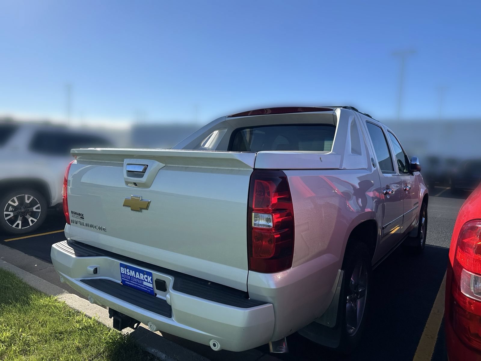Used 2013 Chevrolet Avalanche LTZ AWD/4WD image 3