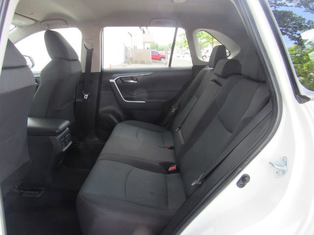 Used 2025 Toyota RAV4 XLE image 17