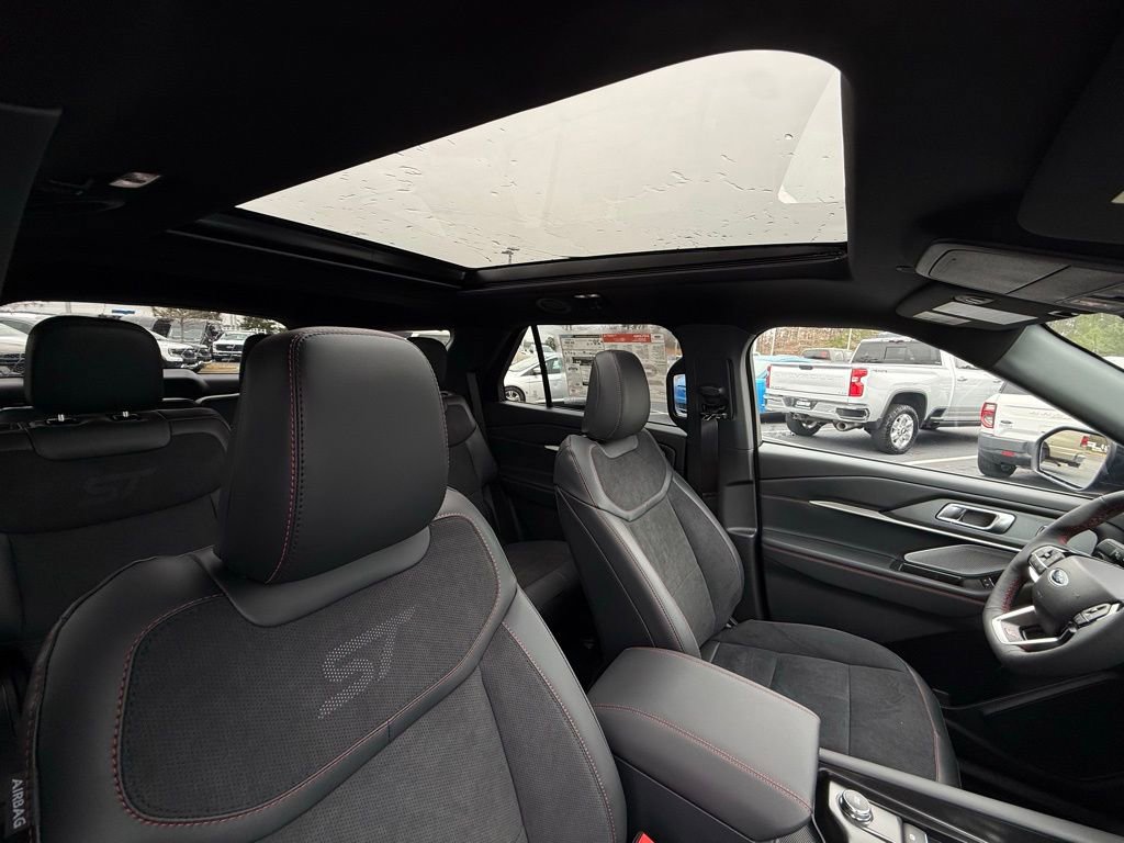 New 2026 Ford Explorer ST w/ Sun And Sound Package image 33