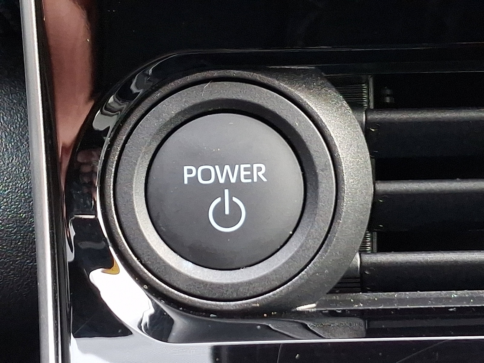 Certified 2025 Subaru Solterra Touring image 24