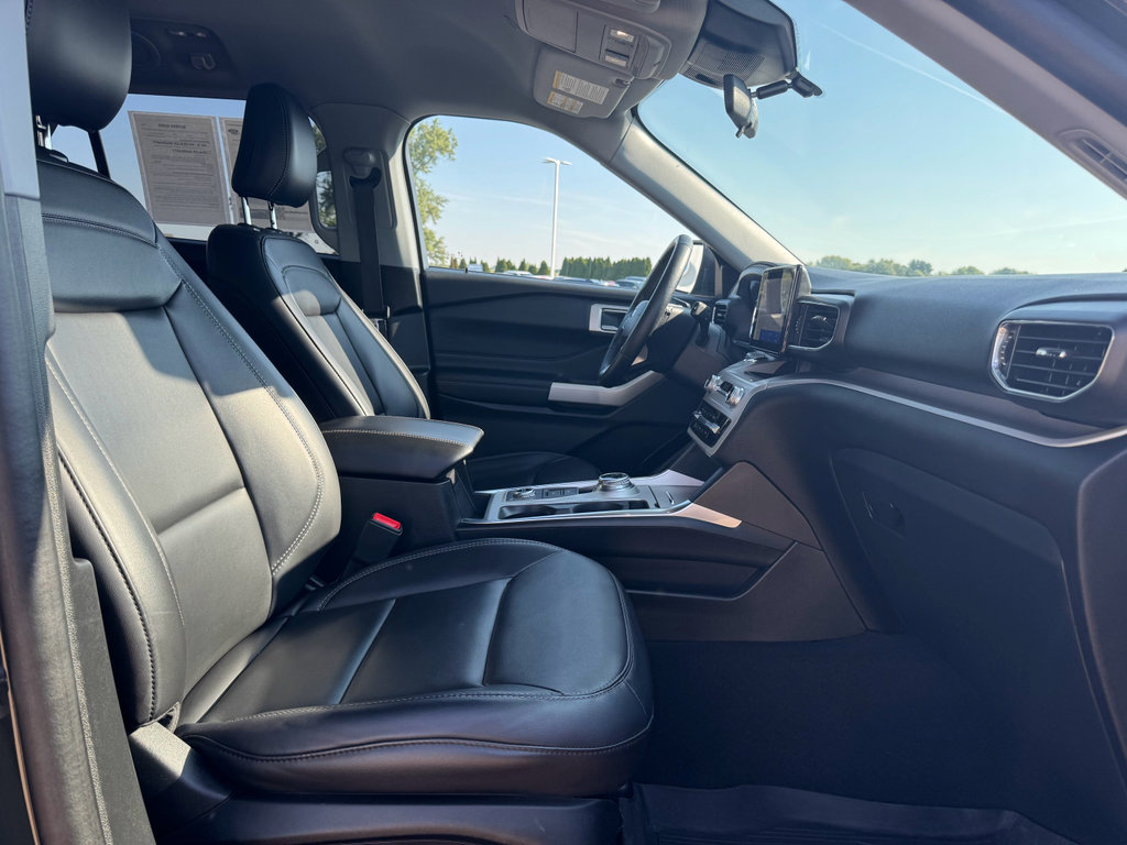 Used 2023 Ford Explorer XLT w/ Equipment Group 202A image 13