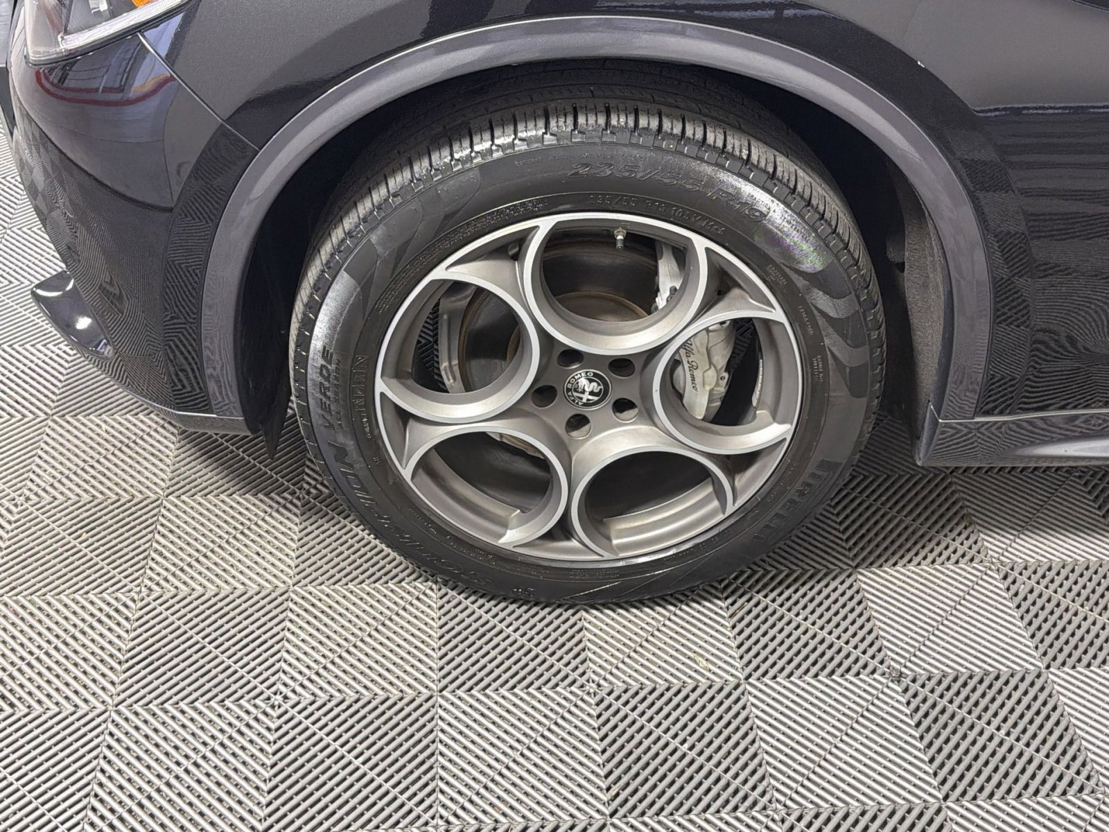 Used 2023 Alfa Romeo Stelvio Ti image 12